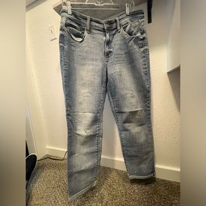 Judy Blue Boyfriend fit. Light wash.